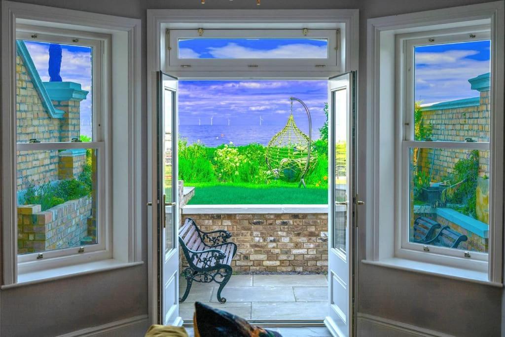 Stylish Beachfront Bolthole With Stunning Sea Views And Luxury Touches Herne Bay Exterior foto